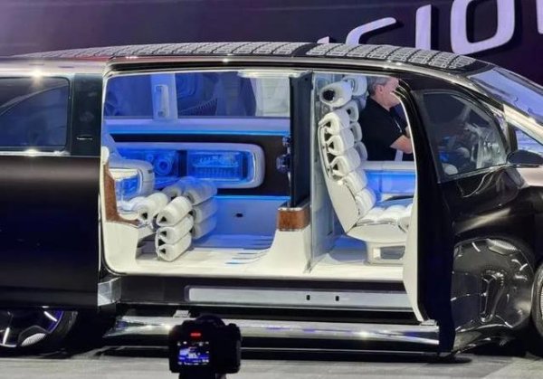 恒盛策略 上班小轿车，周末变房车，AI管家有多聪明？