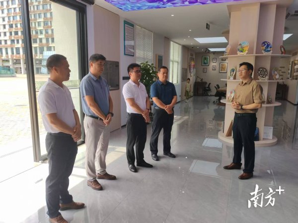 中国股票配资网 跨越城乡的教育对话|兴宁罗岗中学深圳研学之旅，解码育人新路径