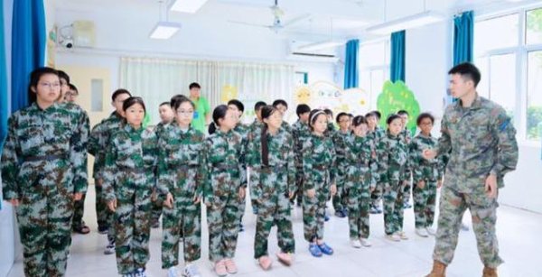 资生网 AI对话点燃好奇，皮影戏传承文化，暑托班让童年更精彩