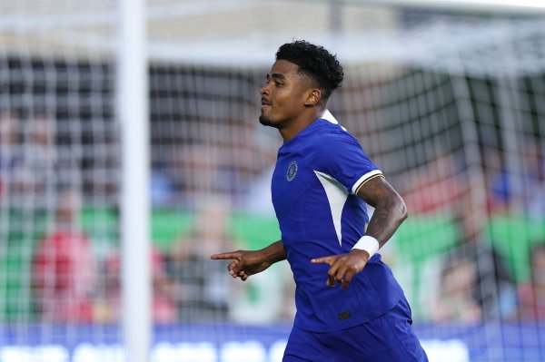 天载配资 泰晤士报：欧足联将严格审查切尔西和维拉之间的球员互换交易