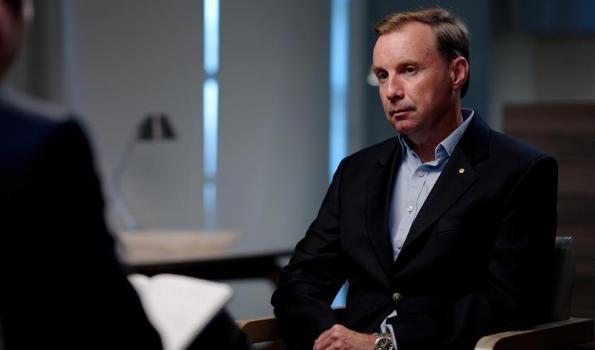 金牛在线 中国大阅兵，震碎了他的“玻璃心”